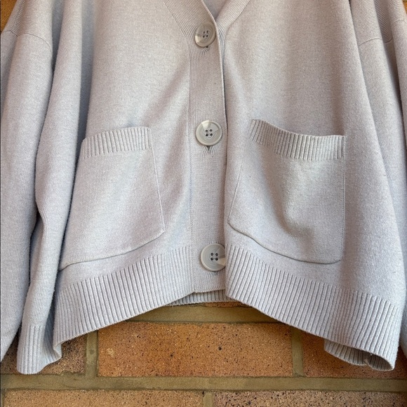 H&M Women's Light Gray oversized wool blend v neck Cardigan Sweater L - Picture 5 of 7